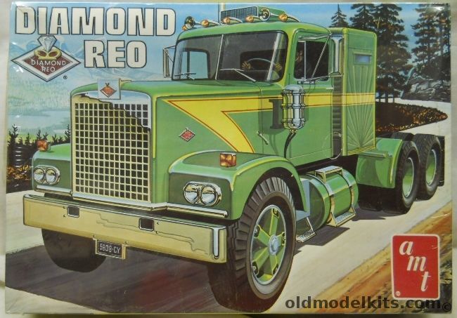 AMT 1/25 Diamond Reo Semi Tractor Trailer, T537 plastic model kit